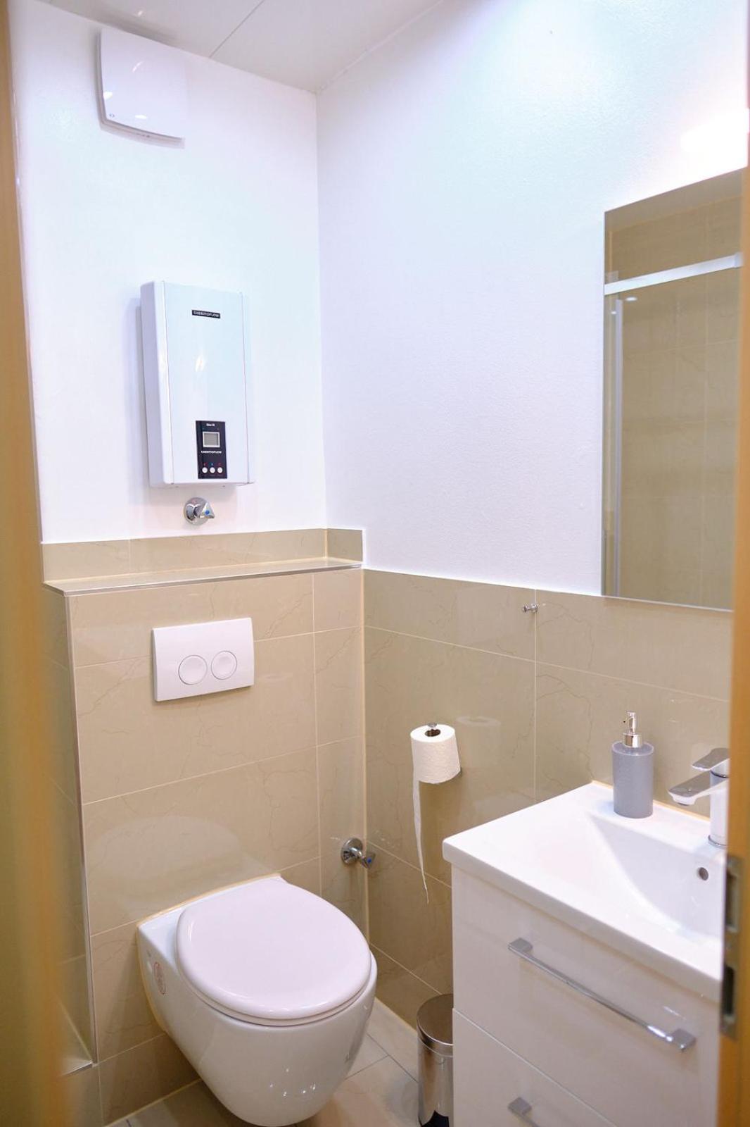 Primetime Suite Fuer 8+Kueche/Wifi Essen Exteriér fotografie